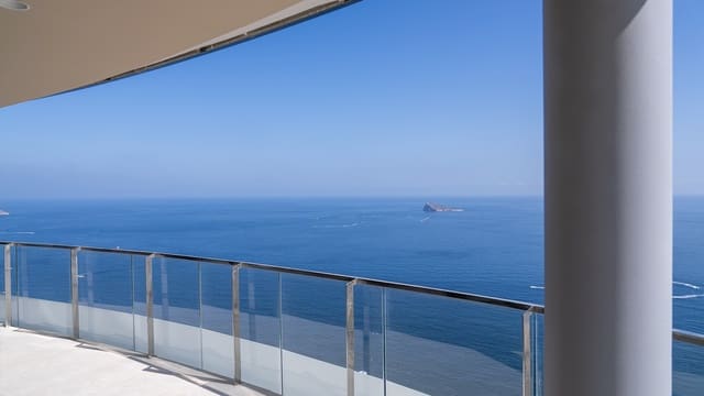 2 quarto Apartamento para venda em Benidorm com piscina - 865 000 € (Ref: 10110259)