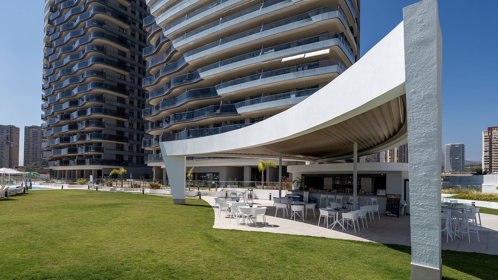 2 quarto Apartamento para venda em Benidorm com piscina - 865 000 € (Ref: 10110259)
