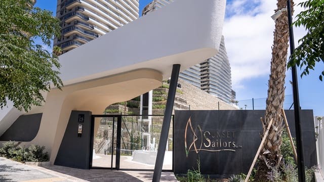 2 quarto Apartamento para venda em Benidorm com piscina - 865 000 € (Ref: 10110259)