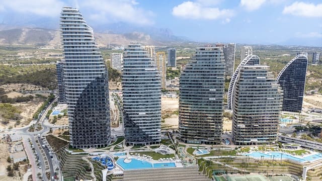 2 quarto Apartamento para venda em Benidorm com piscina - 865 000 € (Ref: 10110259)