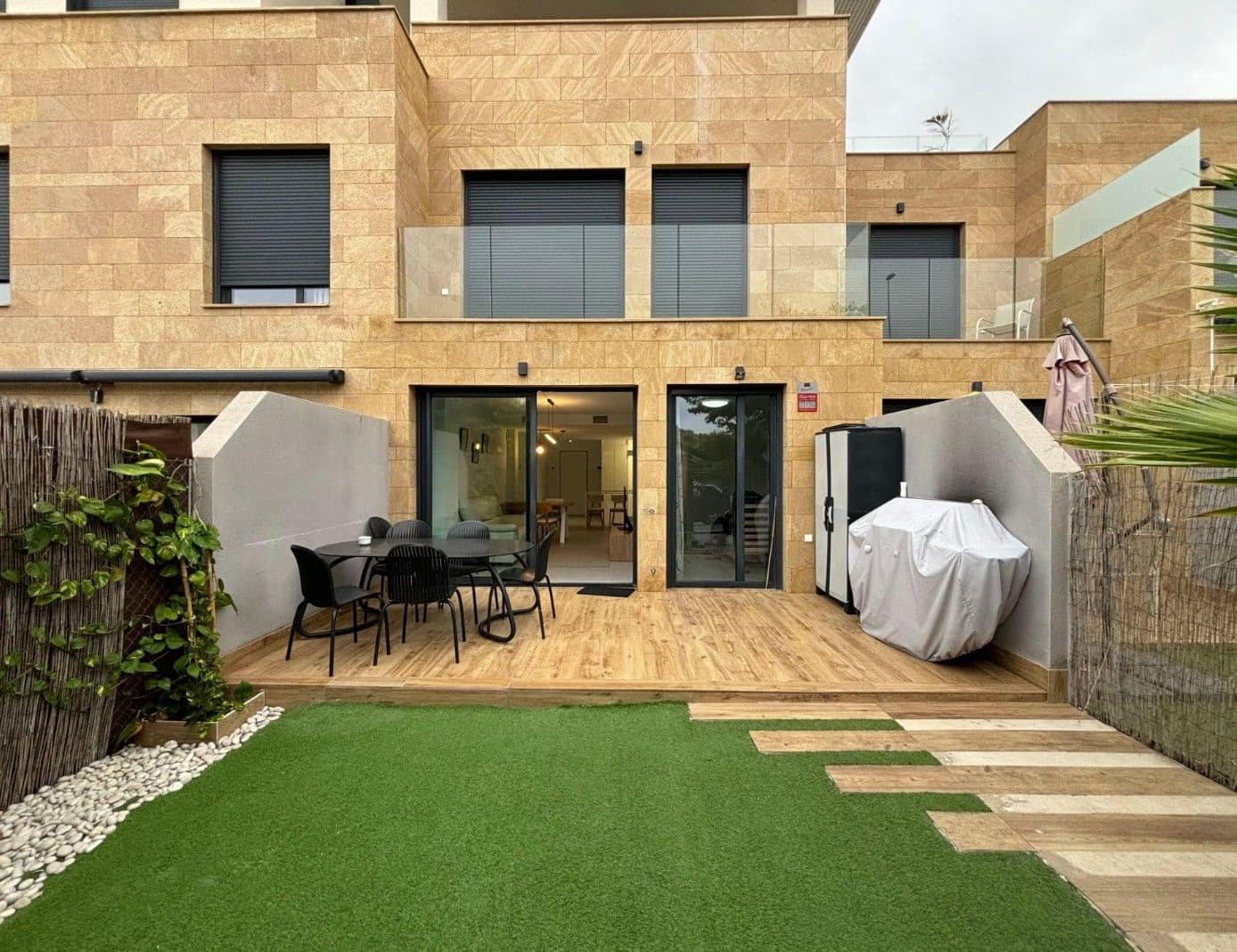 3 bedroom Terraced Villa for rent in La Villajoyosa / Vila Joiosa with pool - € 1,800 (Ref: 10120396)