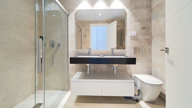 2 makuuhuone Huoneisto myytävänä paikassa Playa de los Boliches, Fuengirola mukana uima-altaan 
autotalli - 635 000 € (Ref: 10120620)