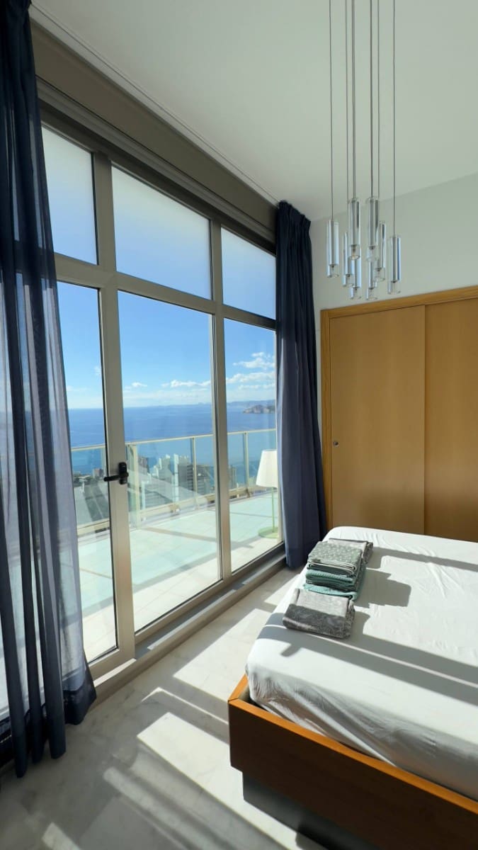 1 soverom Leilighet til salgs i Benidorm med svømmebasseng garasje - € 420 000 (Ref: 10124685)