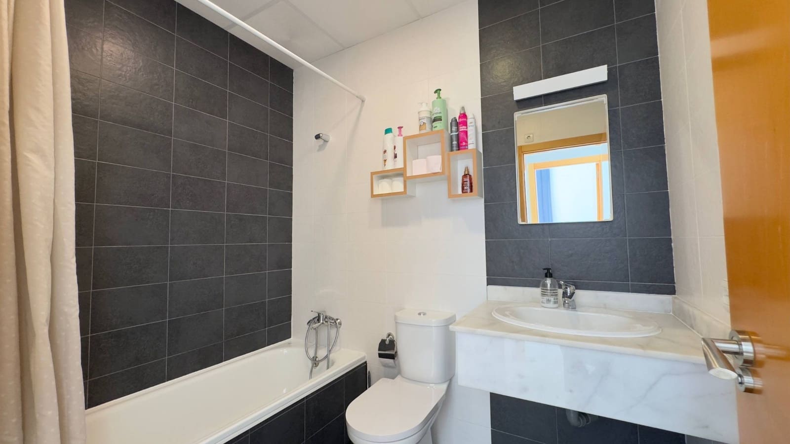 1 soverom Leilighet til salgs i Benidorm med svømmebasseng garasje - € 420 000 (Ref: 10124685)