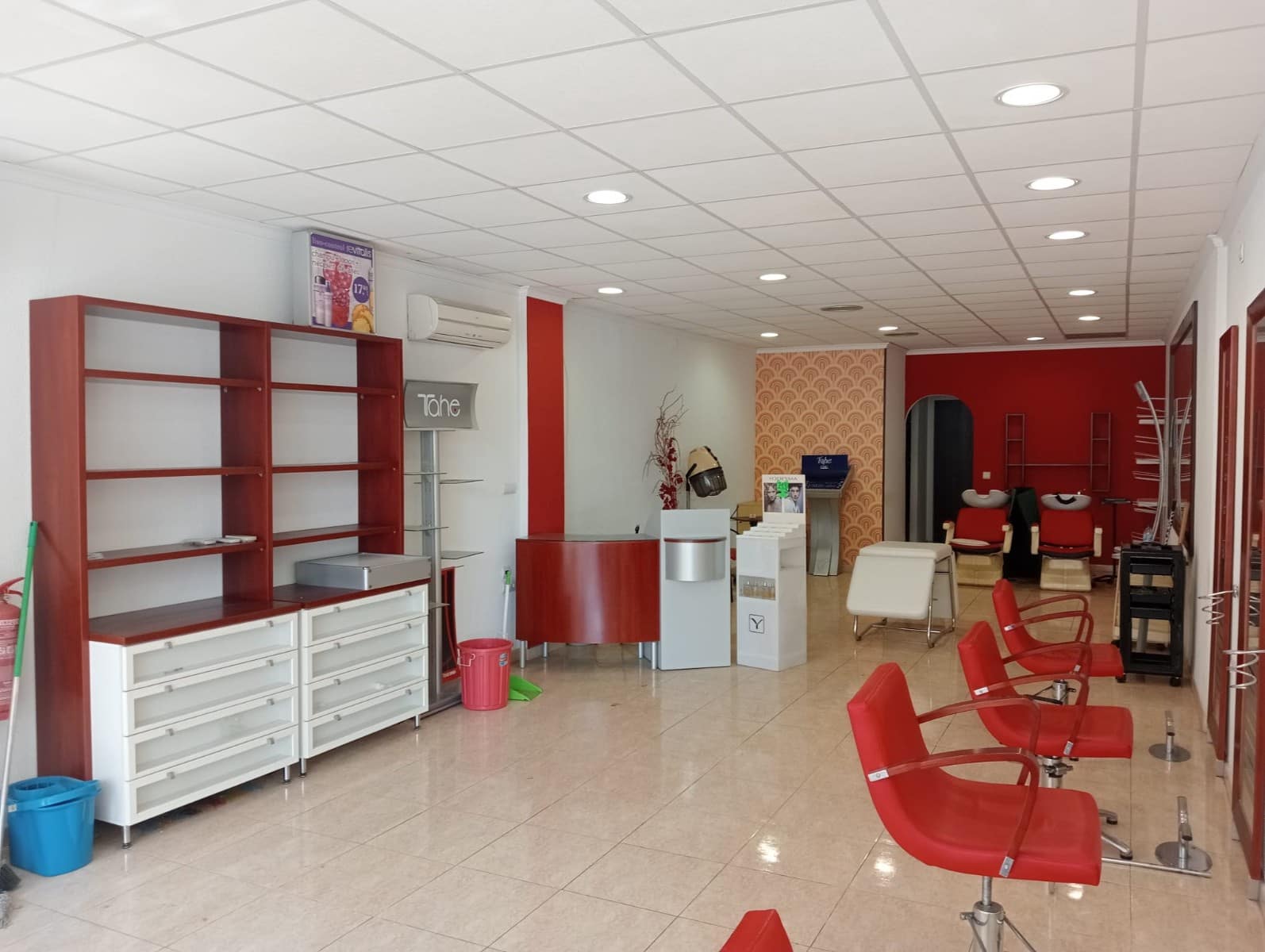 Kommersiell til salgs i Benidorm - € 189 000 (Ref: 10136253)