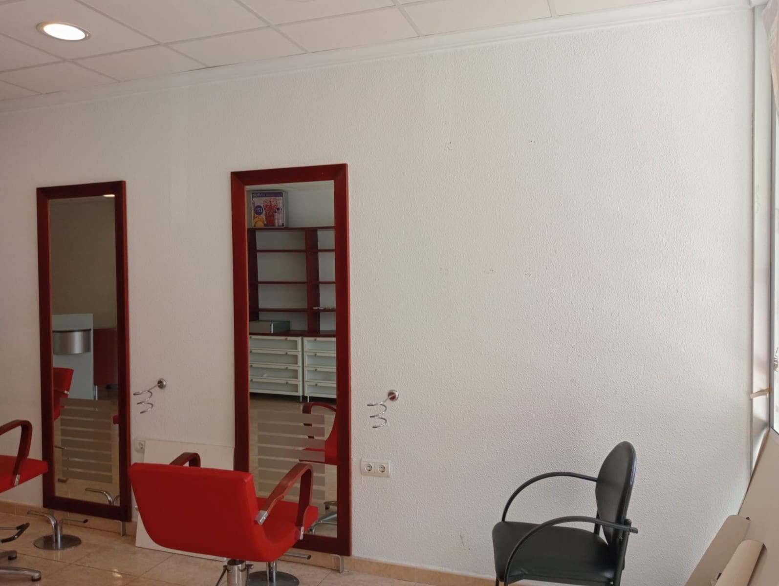 Kommersiell til salgs i Benidorm - € 189 000 (Ref: 10136253)