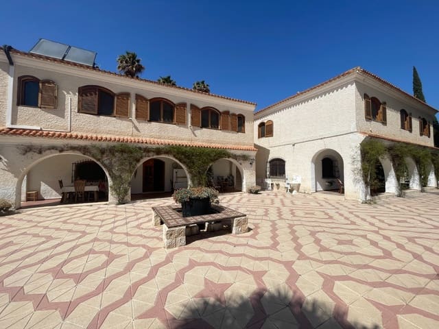 13 soveværelse Finca/Landehus til salg i Elda med swimmingpool garage - € 899.000 (Ref: 10136361)