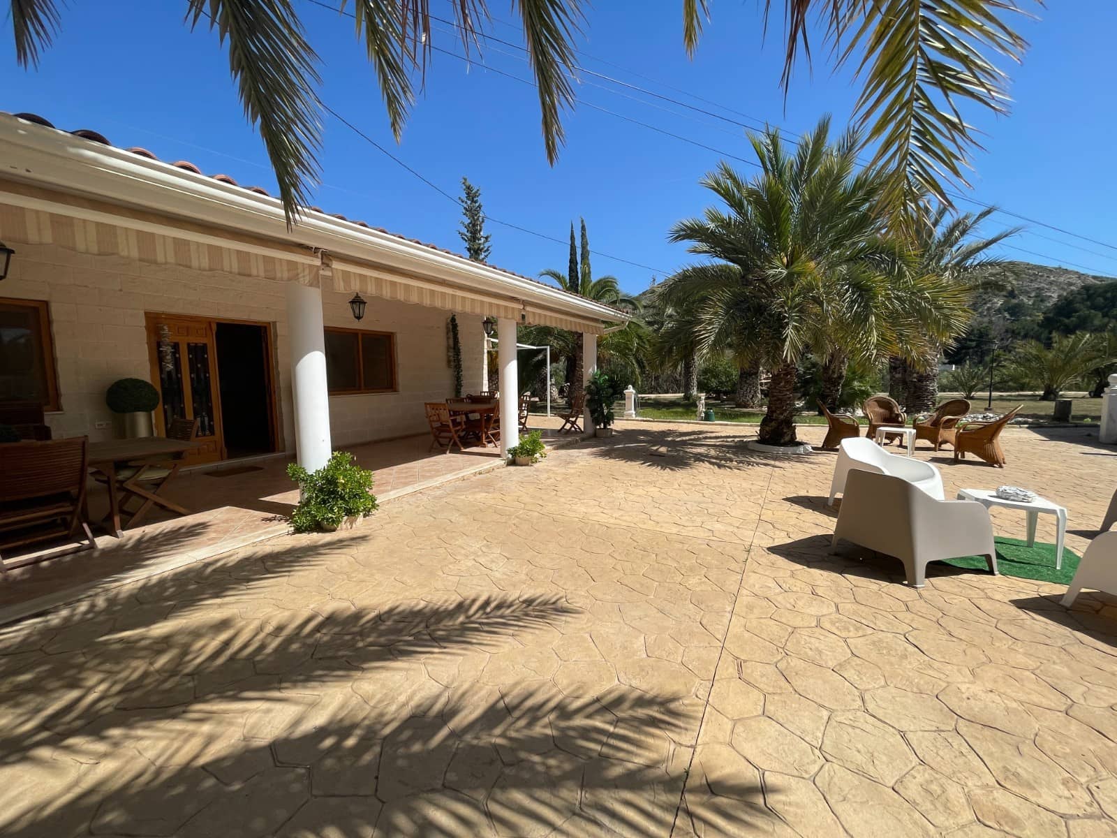13 soveværelse Finca/Landehus til salg i Elda med swimmingpool garage - € 899.000 (Ref: 10136361)