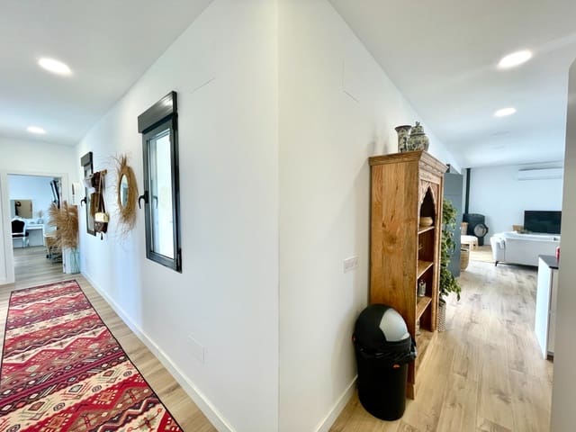 3 soverom Villa til salgs i Pinoso med svømmebasseng garasje - € 399 900 (Ref: 10136363)