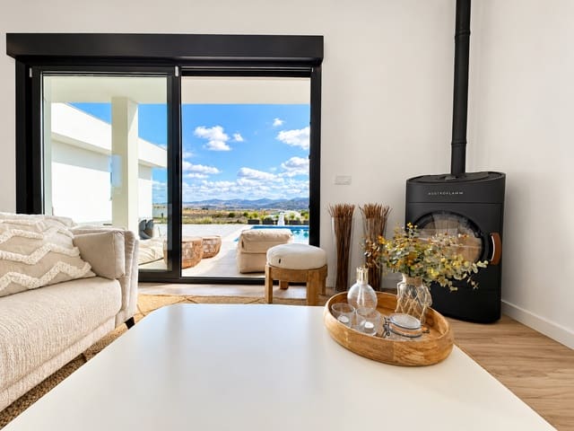 3 soverom Villa til salgs i Pinoso med svømmebasseng garasje - € 399 900 (Ref: 10136363)