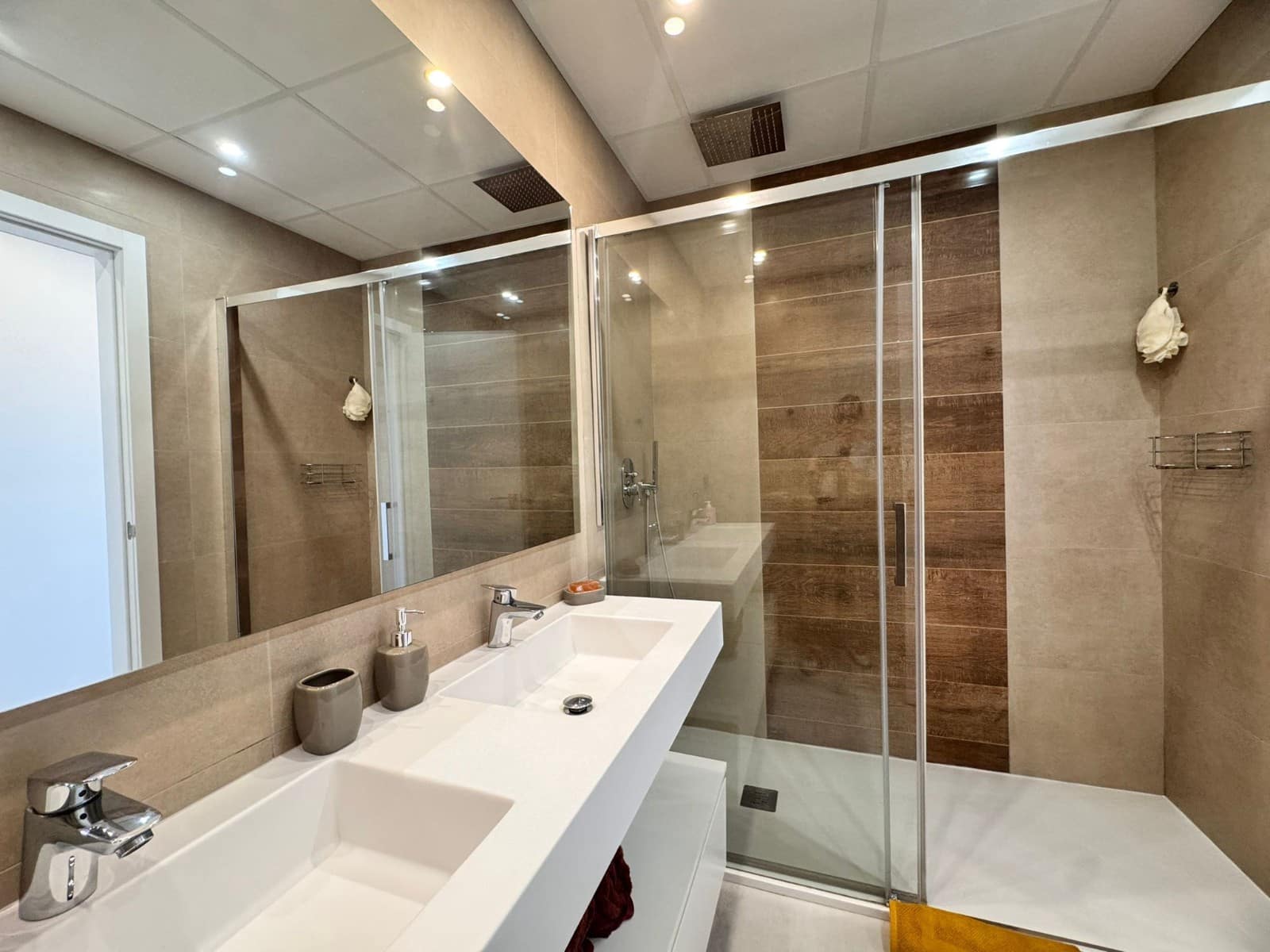 Apartamento de 3 habitaciones en Benidorm en venta con piscina garaje - 780.000 € (Ref: 10162489)