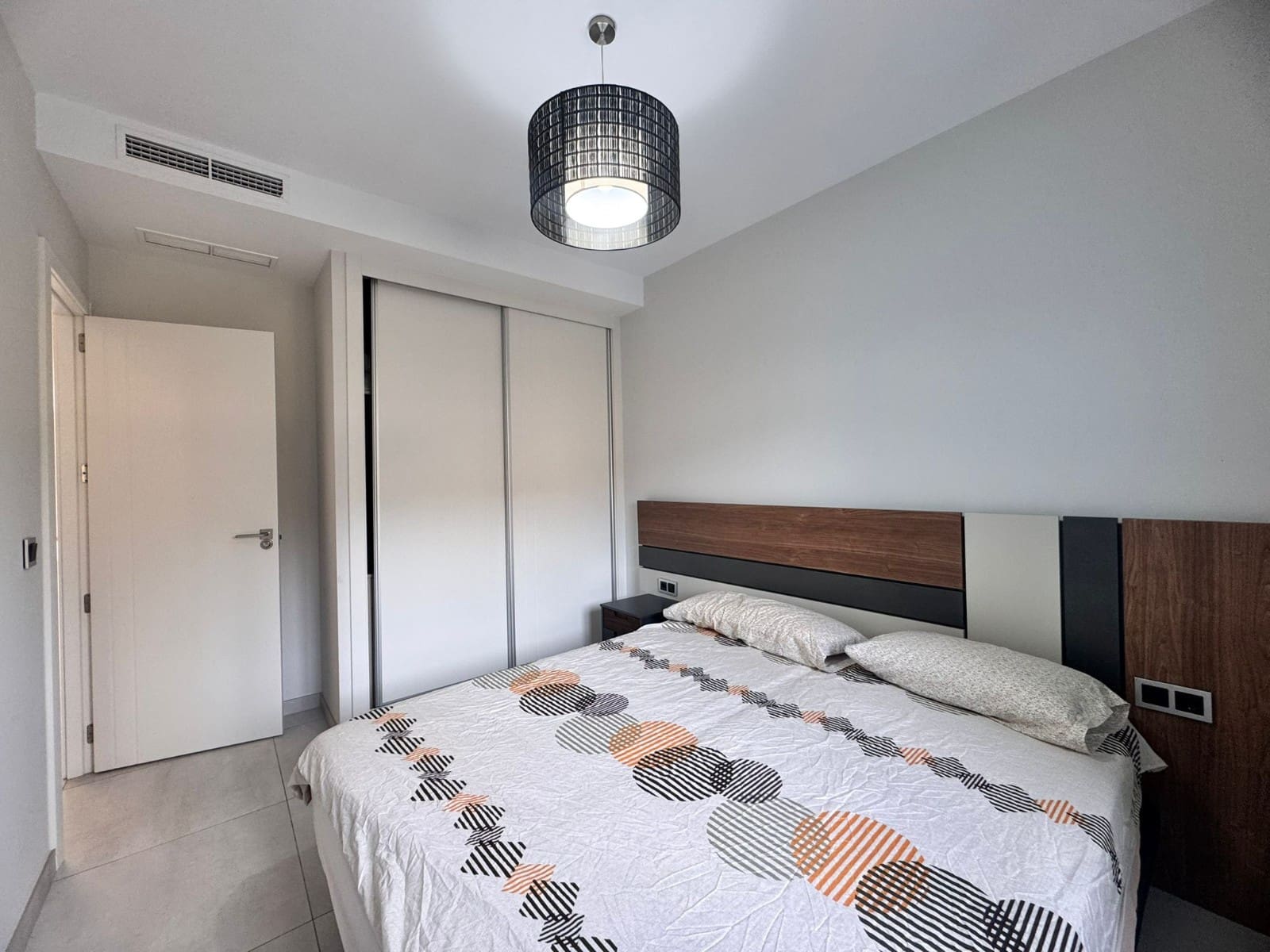 Apartamento de 3 habitaciones en Benidorm en venta con piscina garaje - 780.000 € (Ref: 10162489)
