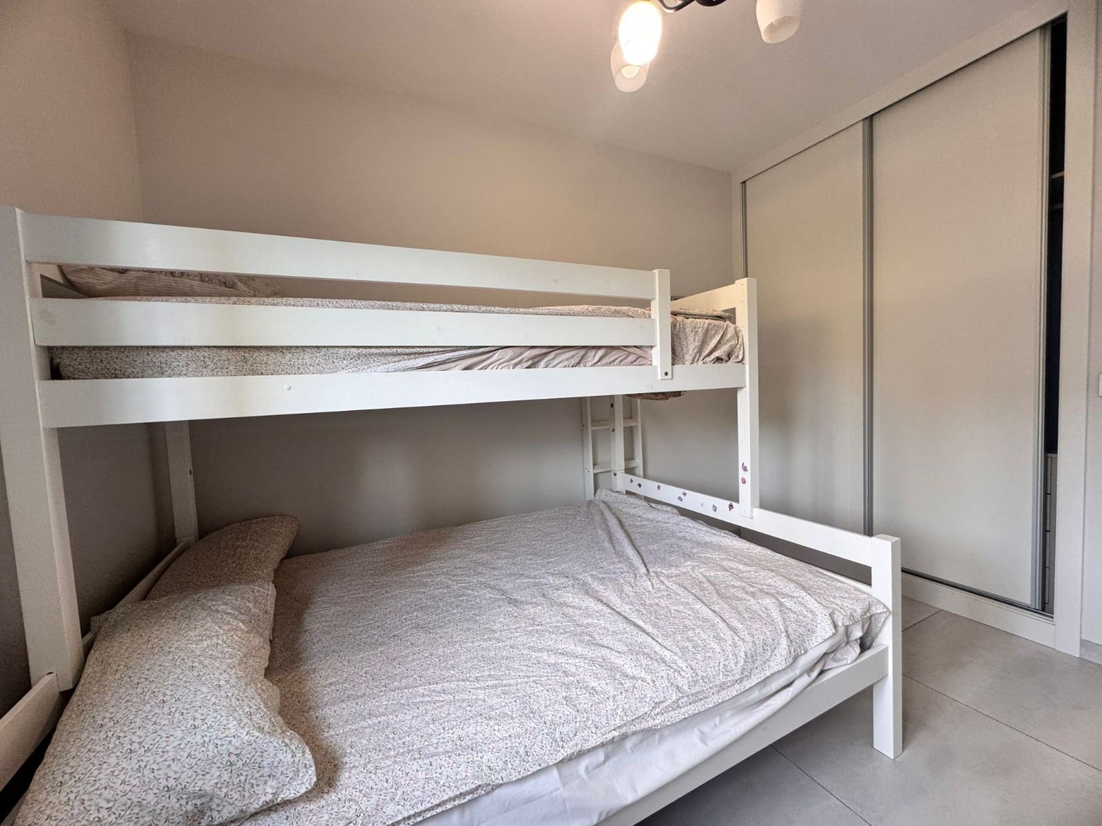 Apartamento de 3 habitaciones en Benidorm en venta con piscina garaje - 780.000 € (Ref: 10162489)
