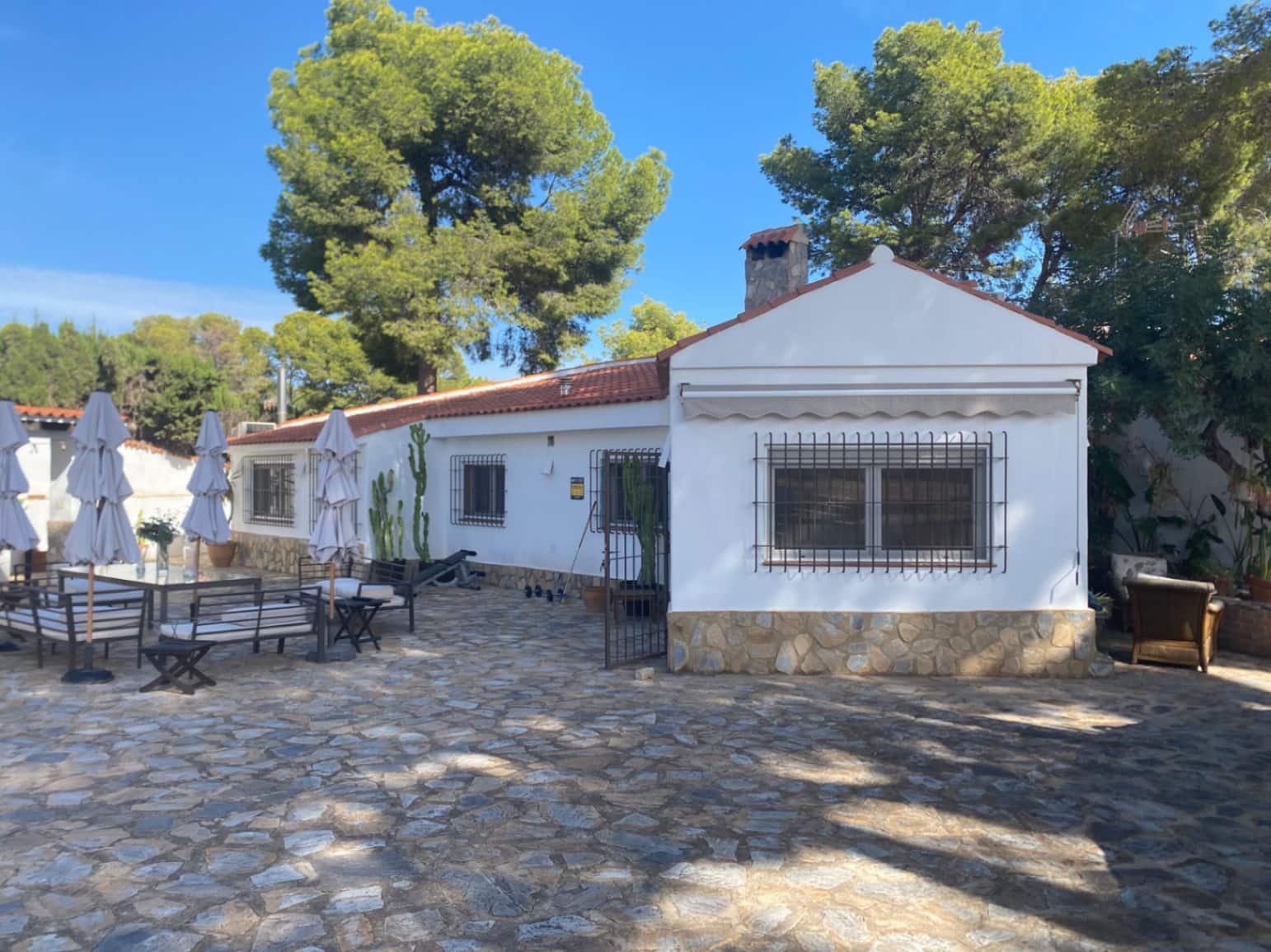 3 bedroom Villa for sale in La Nucia with pool garage - € 890,000 (Ref: 10162491)