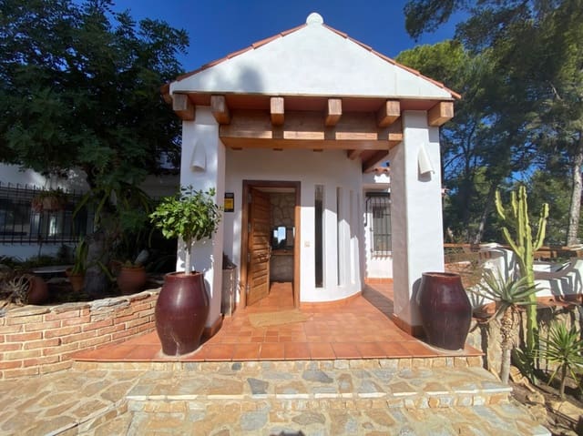 3 bedroom Villa for sale in Barranco Hondo, La Nucia with pool garage - € 890,000 (Ref: 10162491)