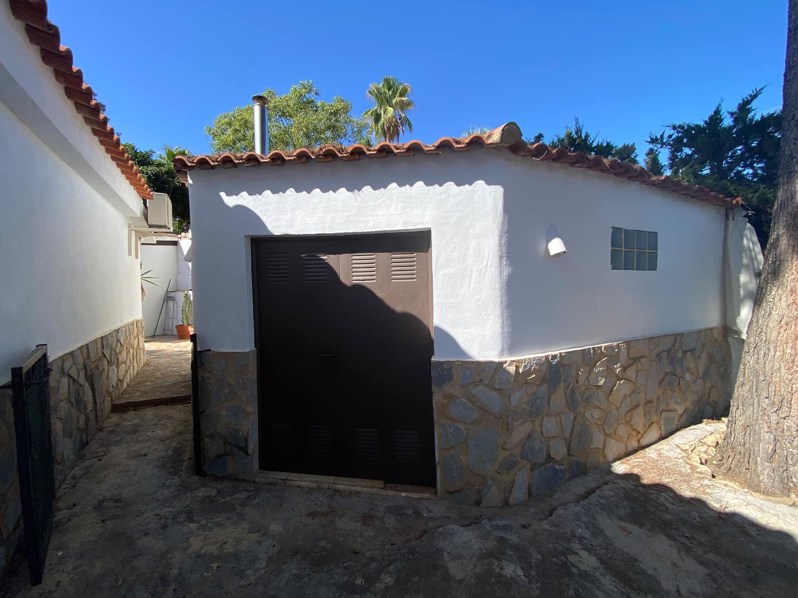 3 bedroom Villa for sale in La Nucia with pool garage - € 890,000 (Ref: 10162491)