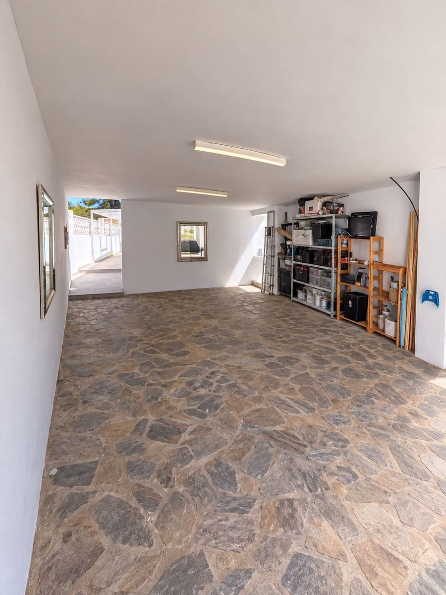 5 soveværelse Villa til salg i La Nucia med swimmingpool garage - € 575.000 (Ref: 10179439)