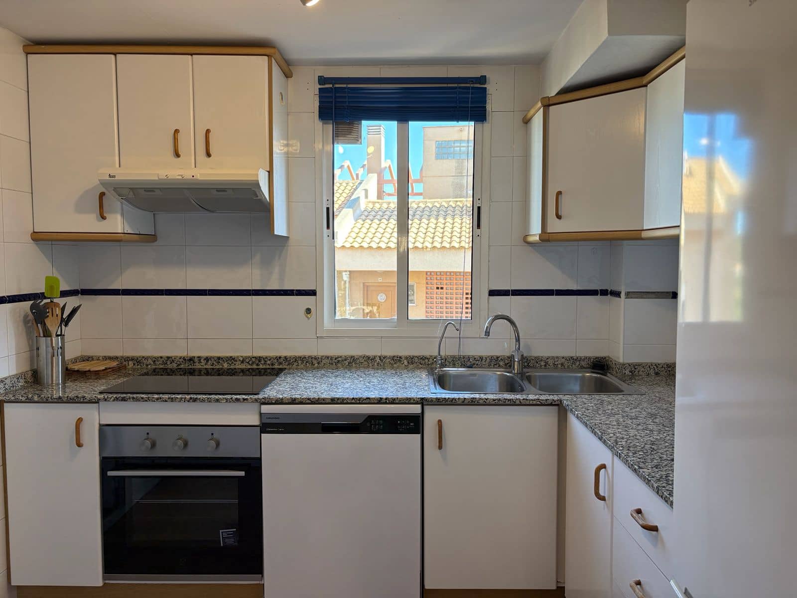 3 quarto Penthouse para arrendar em Albir com piscina garagem - 1 600 € (Ref: 10182351)