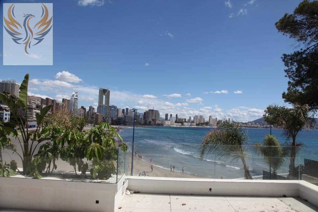 3 chambre Appartement à vendre à Benidorm avec piscine garage - 1 650 000 € (Ref: 8373034)
