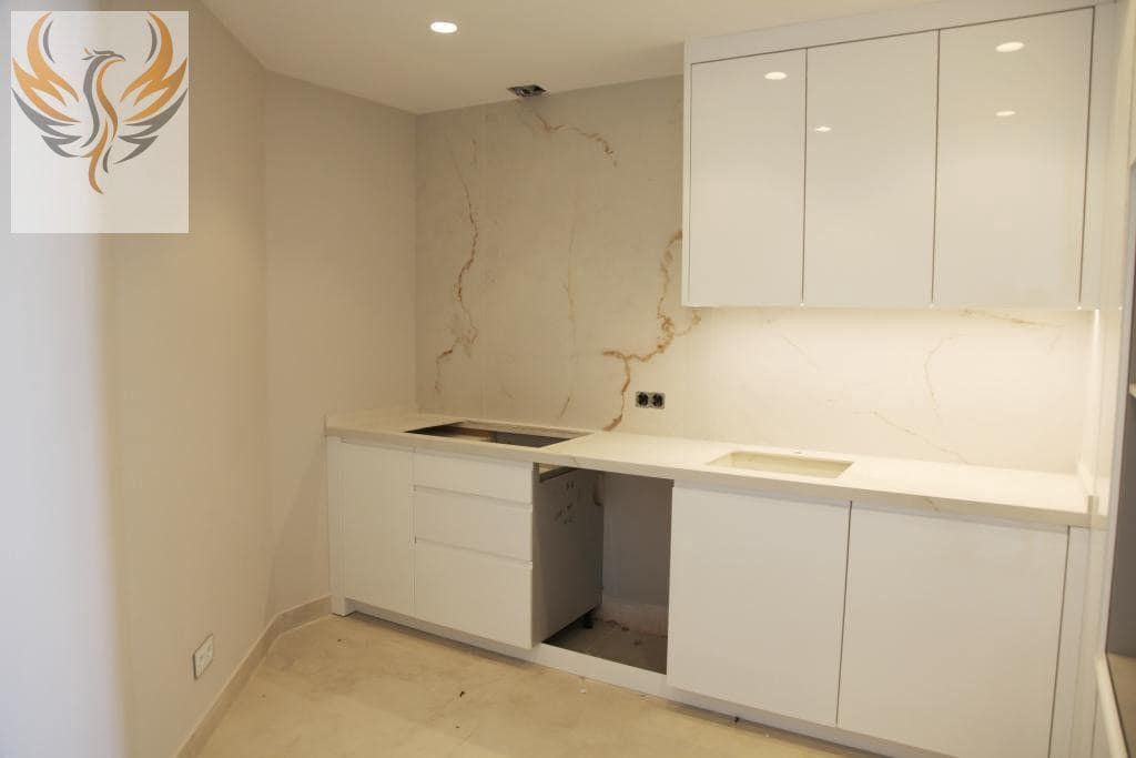 3 chambre Appartement à vendre à Benidorm avec piscine garage - 1 650 000 € (Ref: 8373034)