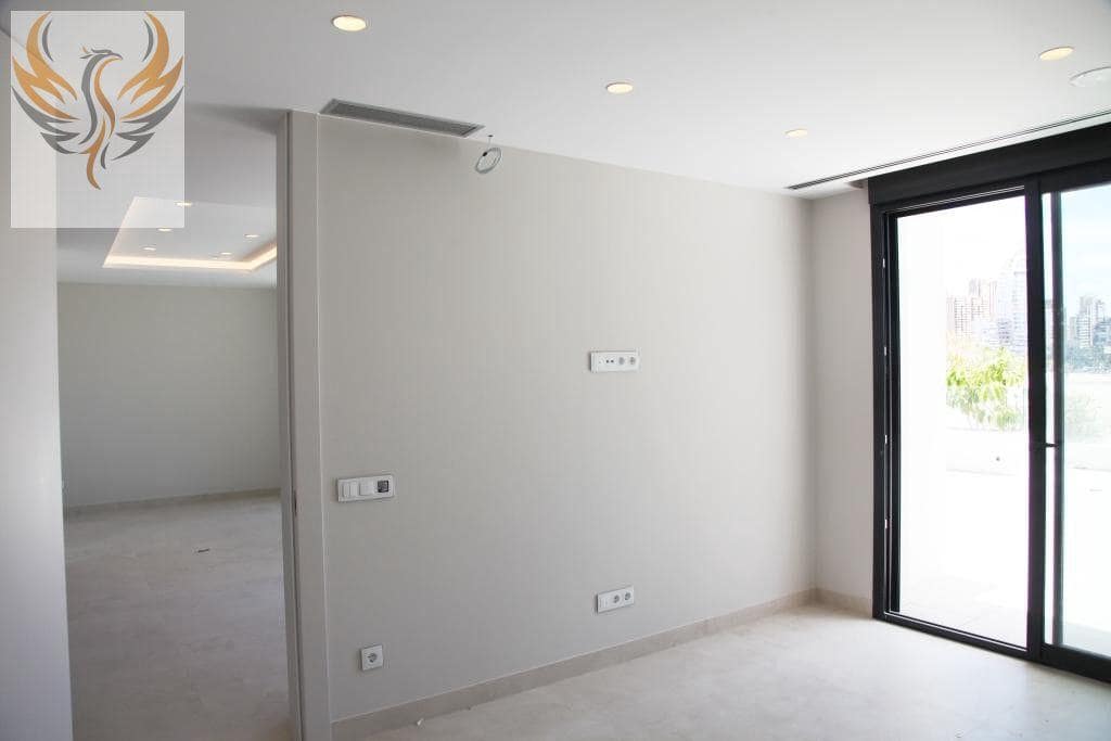 3 chambre Appartement à vendre à Benidorm avec piscine garage - 1 650 000 € (Ref: 8373034)