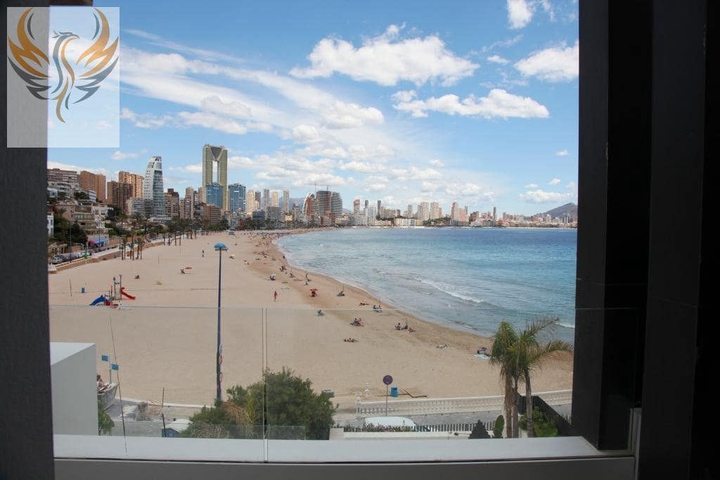 3 chambre Appartement à vendre à Benidorm avec piscine garage - 1 650 000 € (Ref: 8373034)