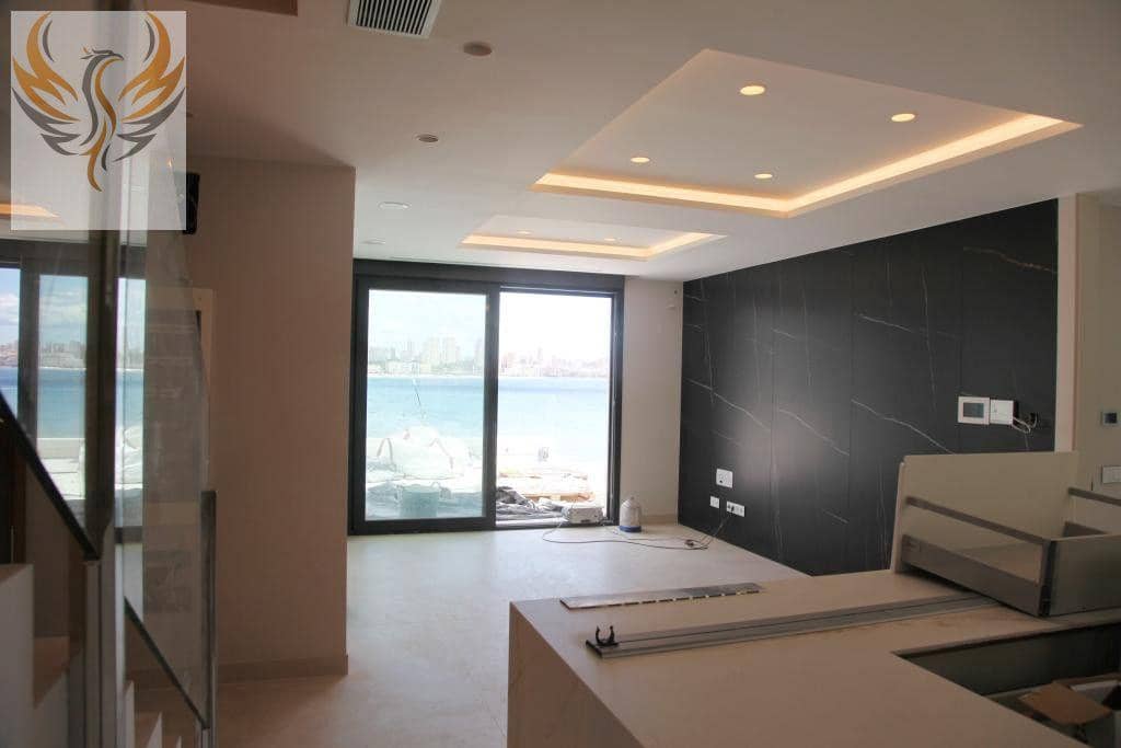 3 chambre Appartement à vendre à Benidorm avec piscine garage - 1 650 000 € (Ref: 8373034)