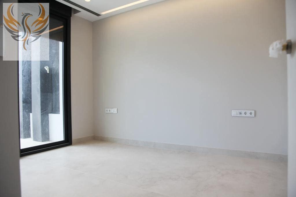 3 chambre Appartement à vendre à Benidorm avec piscine garage - 1 650 000 € (Ref: 8373034)