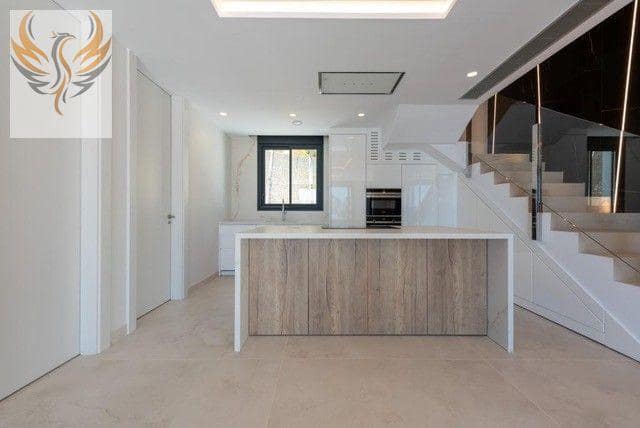 3 chambre Appartement à vendre à Benidorm avec piscine garage - 1 650 000 € (Ref: 8373034)