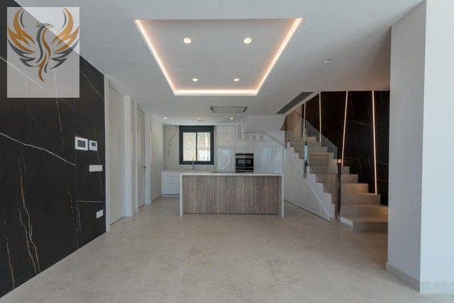 3 chambre Appartement à vendre à Benidorm avec piscine garage - 1 650 000 € (Ref: 8373034)