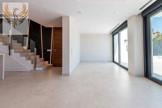 3 chambre Appartement à vendre à Benidorm avec piscine garage - 1 650 000 € (Ref: 8373034)