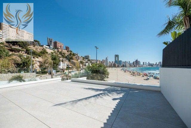 3 chambre Appartement à vendre à Benidorm avec piscine garage - 1 650 000 € (Ref: 8373034)
