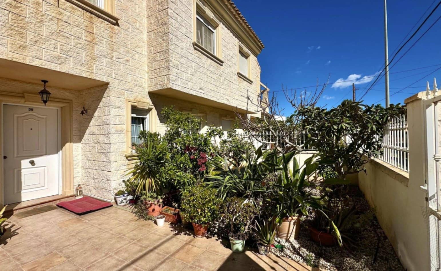 5 soveværelse Rækkehus til salg i Albir med swimmingpool garage - € 450.000 (Ref: 8398069)