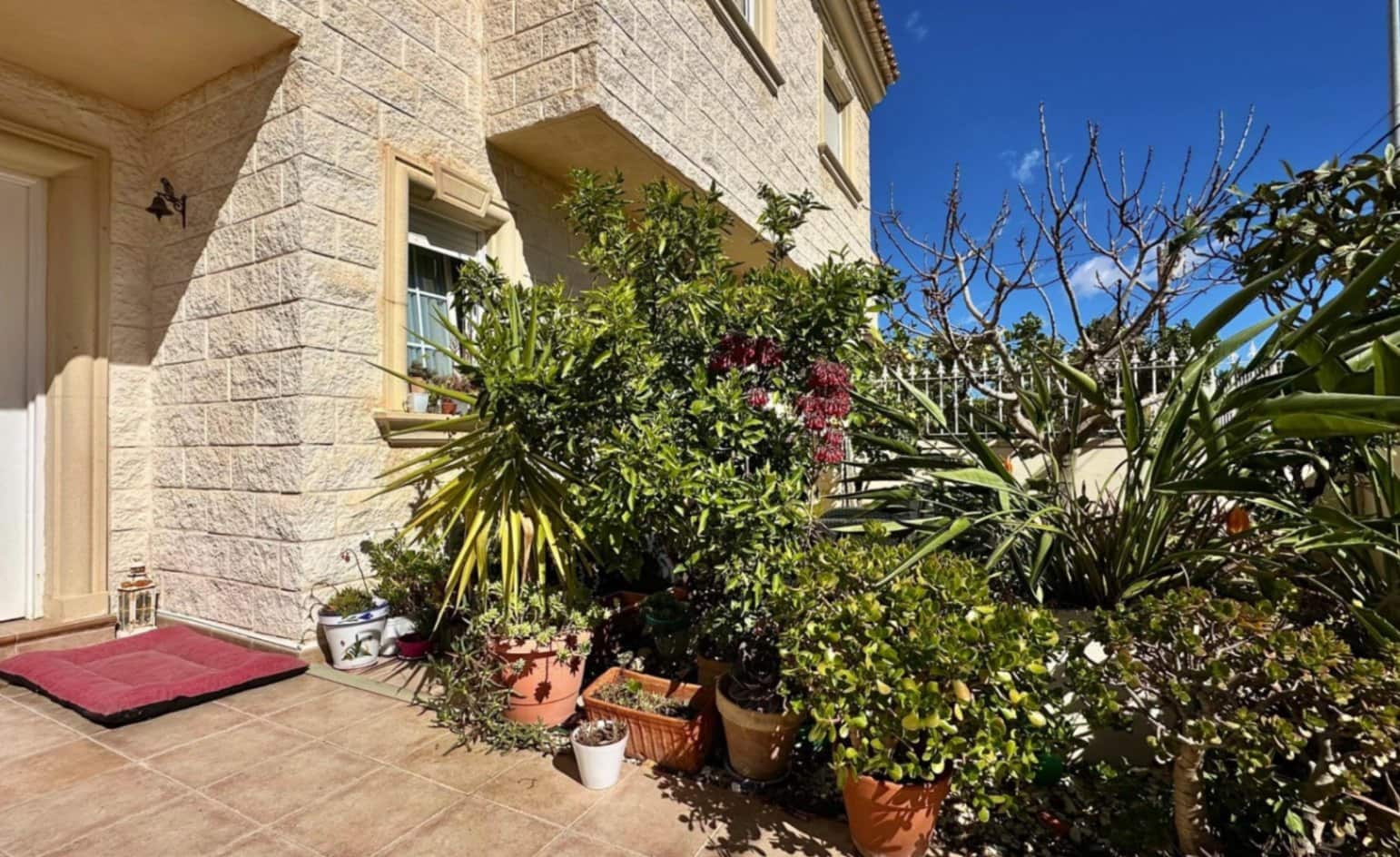 5 soveværelse Rækkehus til salg i Albir med swimmingpool garage - € 450.000 (Ref: 8398069)