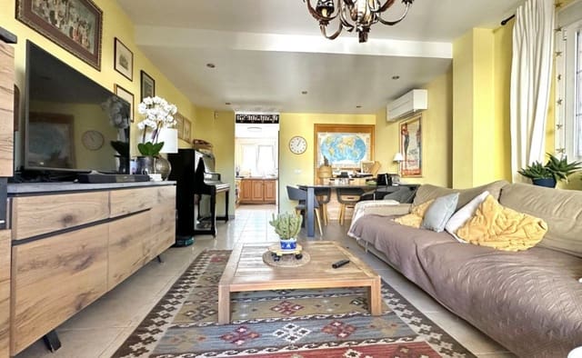 5 makuuhuone Rivitalo myytävänä paikassa Albir, Alfaz del Pi / L'Alfàs del Pi mukana uima-altaan 
autotalli - 450 000 € (Ref: 8398069)