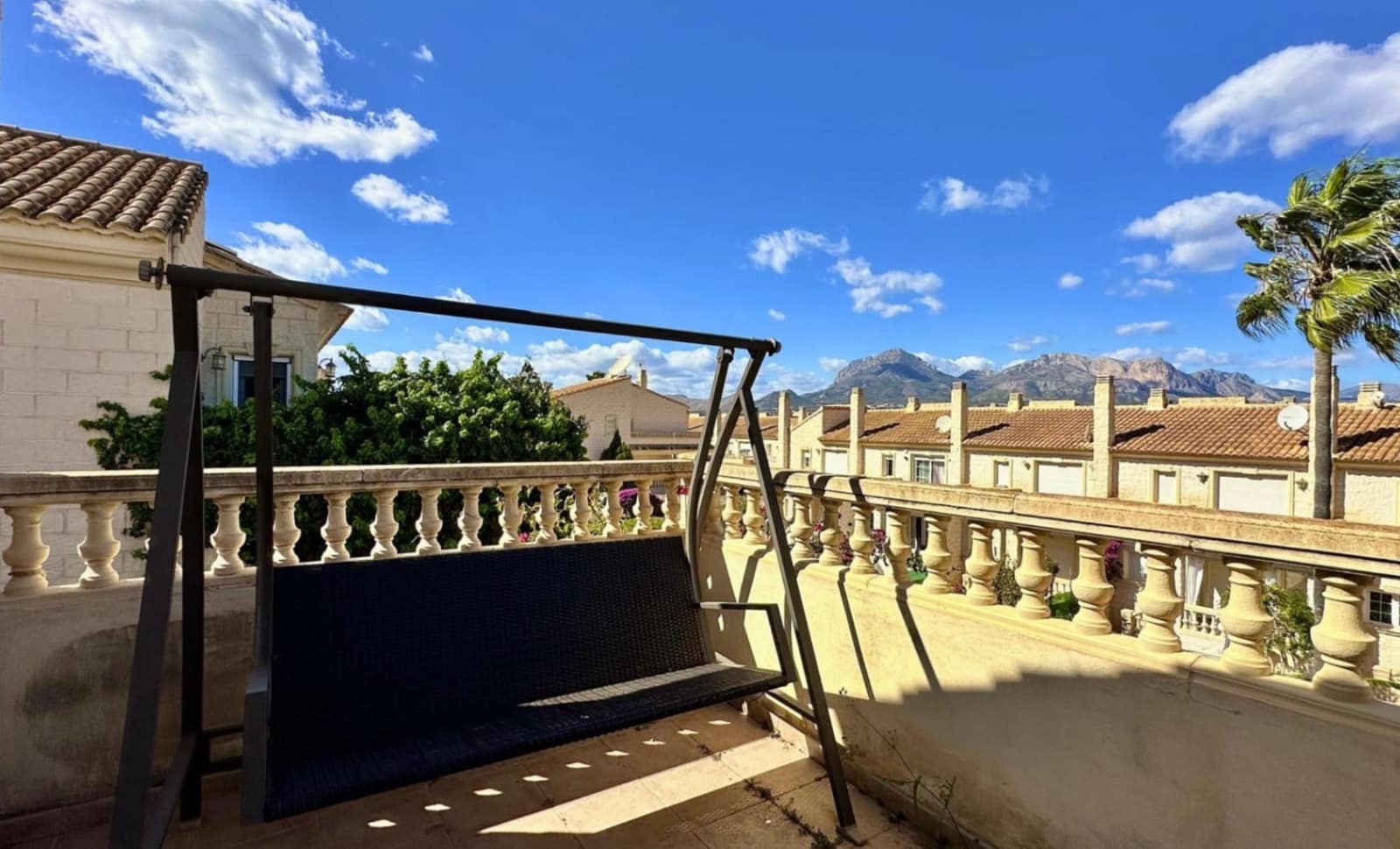 5 soveværelse Rækkehus til salg i Albir med swimmingpool garage - € 450.000 (Ref: 8398069)