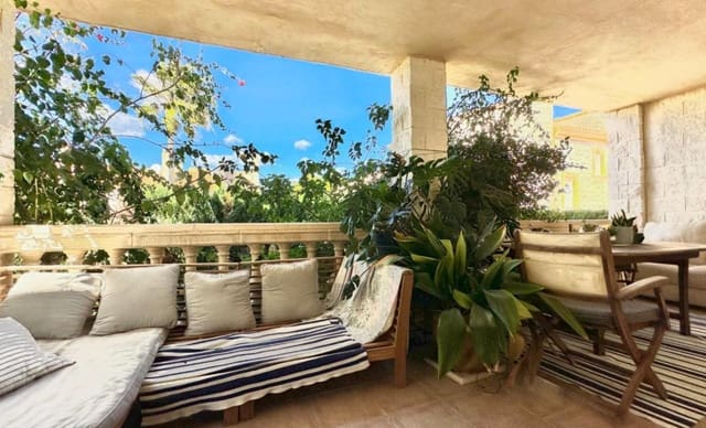 5 makuuhuone Rivitalo myytävänä paikassa Albir, Alfaz del Pi / L'Alfàs del Pi mukana uima-altaan 
autotalli - 450 000 € (Ref: 8398069)