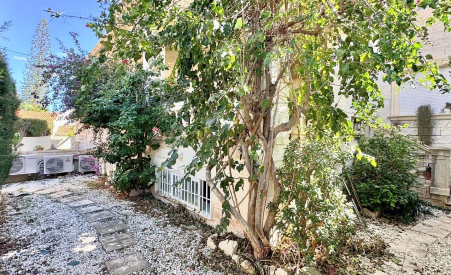 5 soveværelse Rækkehus til salg i Albir med swimmingpool garage - € 450.000 (Ref: 8398069)