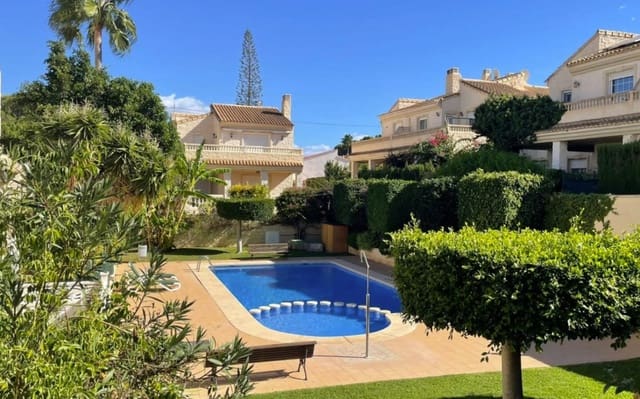 5 makuuhuone Rivitalo myytävänä paikassa Albir, Alfaz del Pi / L'Alfàs del Pi mukana uima-altaan 
autotalli - 450 000 € (Ref: 8398069)