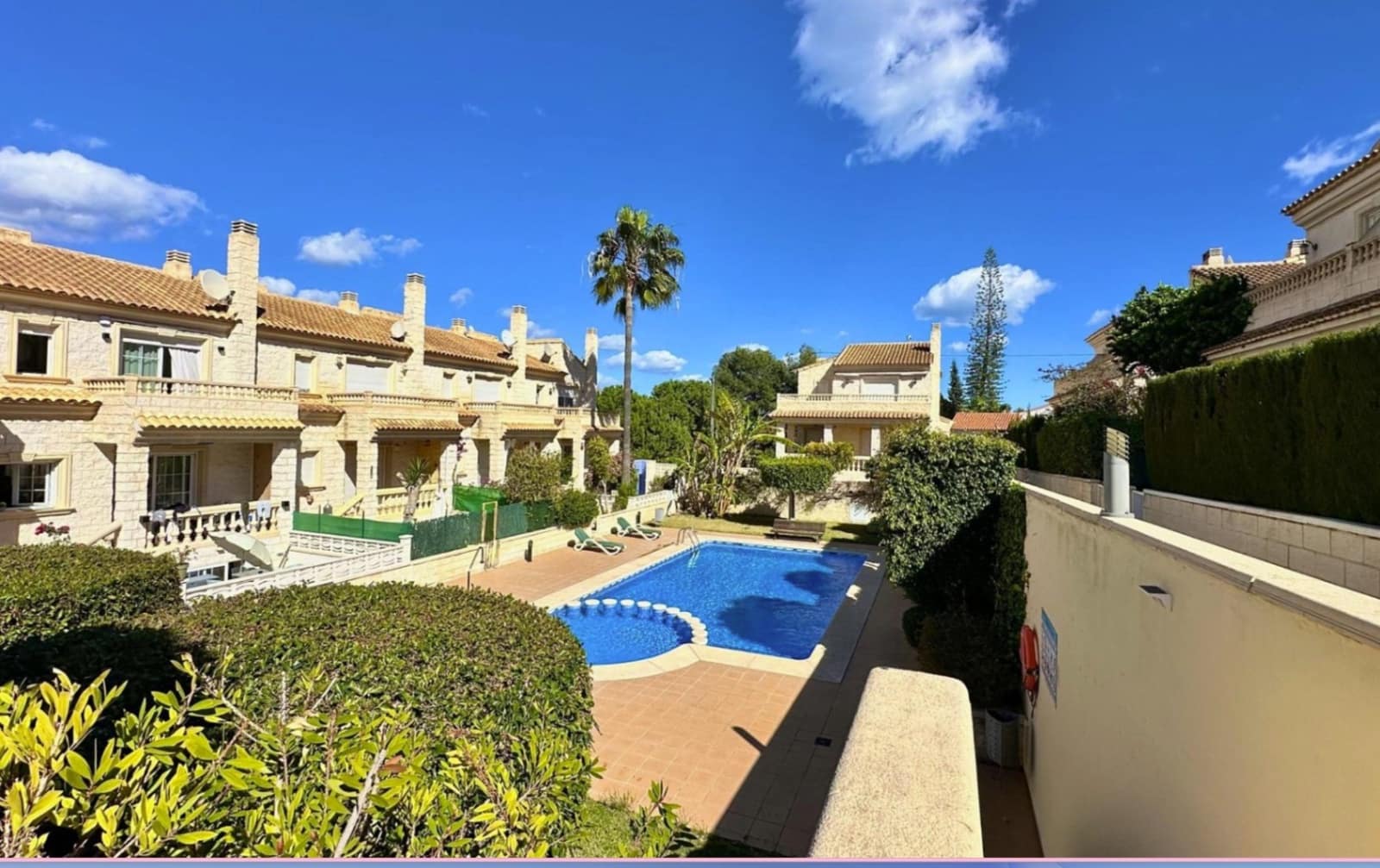 5 soveværelse Rækkehus til salg i Albir med swimmingpool garage - € 450.000 (Ref: 8398069)