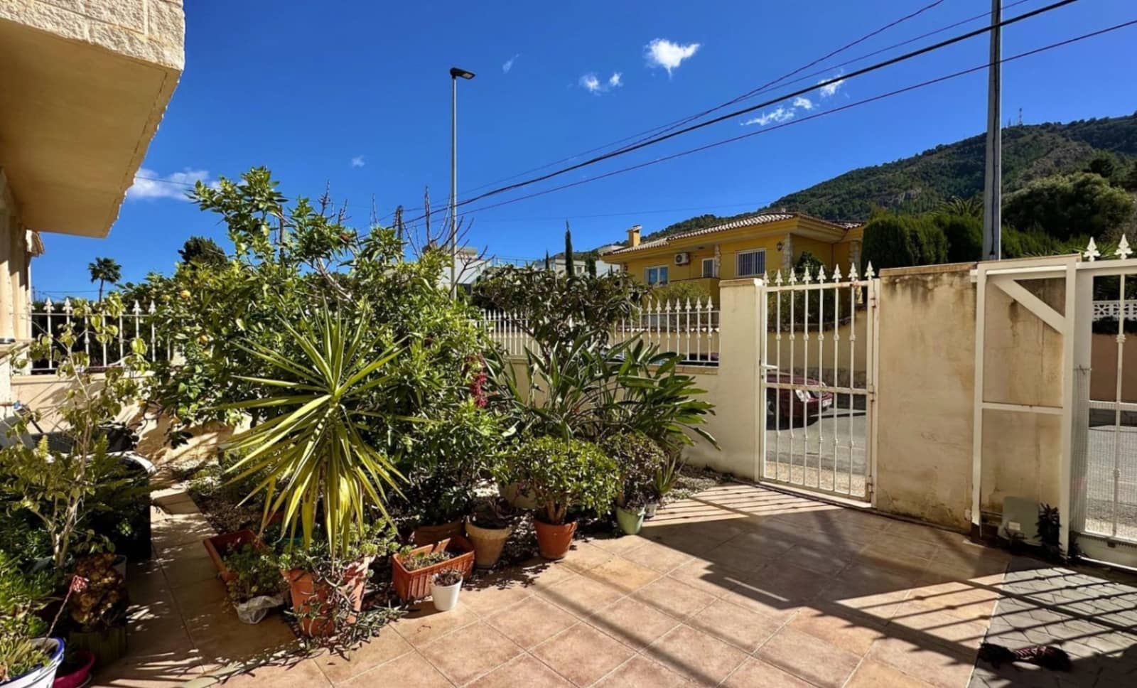 5 soveværelse Rækkehus til salg i Albir med swimmingpool garage - € 450.000 (Ref: 8398069)