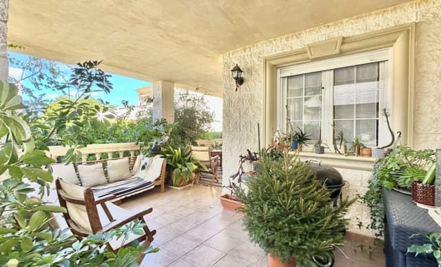 5 makuuhuone Rivitalo myytävänä paikassa Albir, Alfaz del Pi / L'Alfàs del Pi mukana uima-altaan 
autotalli - 450 000 € (Ref: 8398069)