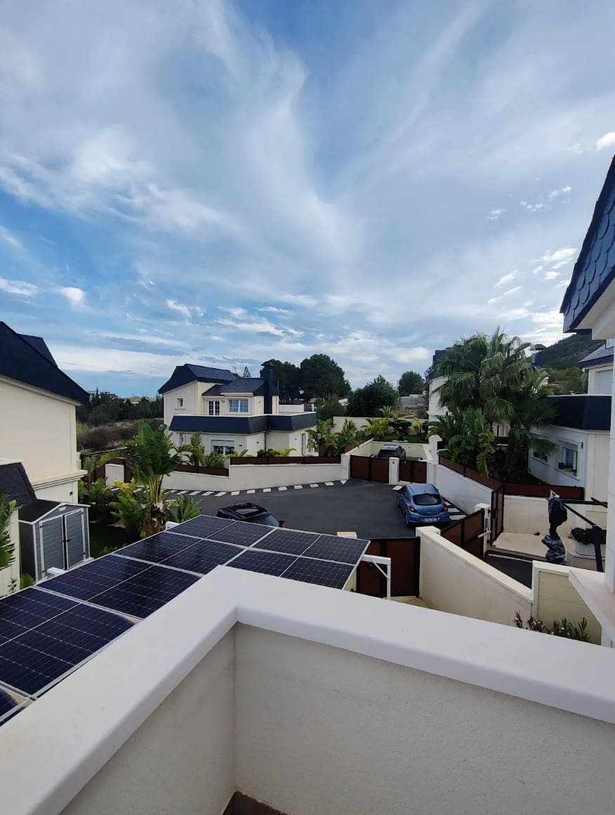 3 bedroom Villa for sale in Polop with pool garage - € 625,000 (Ref: 8511220)