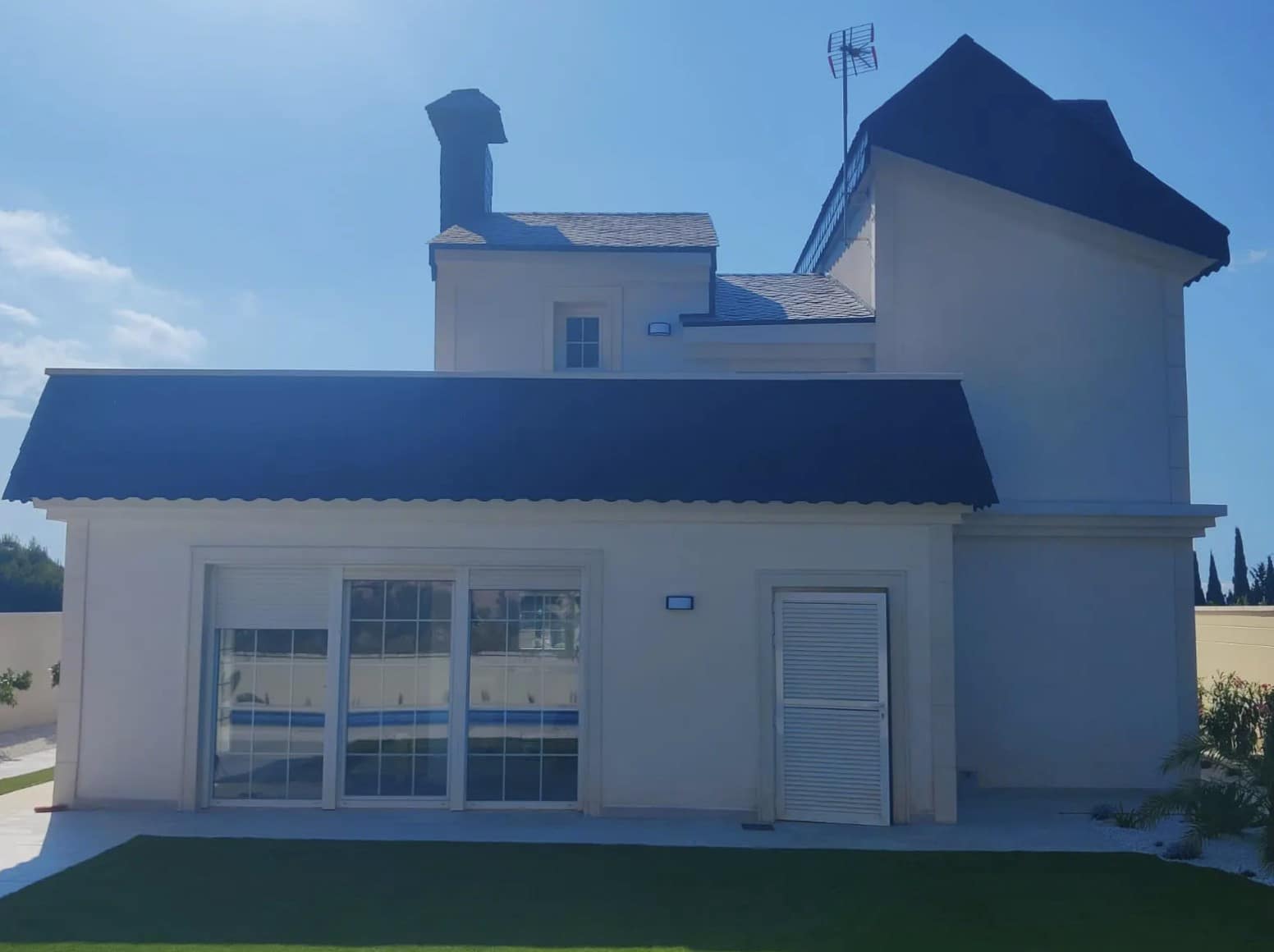 3 bedroom Villa for sale in Polop with pool garage - € 625,000 (Ref: 8511220)