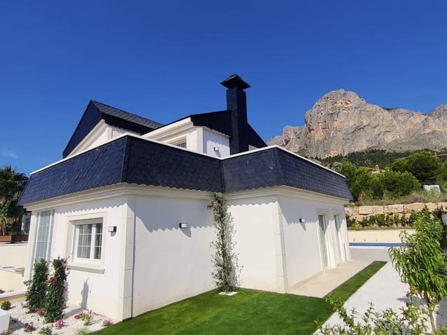 3 bedroom Villa for sale in Polop with pool garage - € 625,000 (Ref: 8511220)