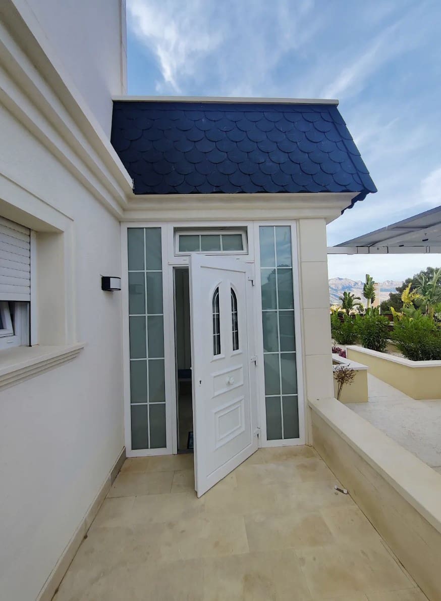 3 bedroom Villa for sale in Polop with pool garage - € 625,000 (Ref: 8511220)