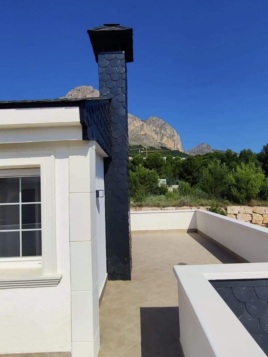 3 bedroom Villa for sale in Polop with pool garage - € 625,000 (Ref: 8511220)