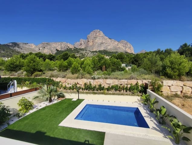 3 bedroom Villa for sale in Polop with pool garage - € 625,000 (Ref: 8511220)