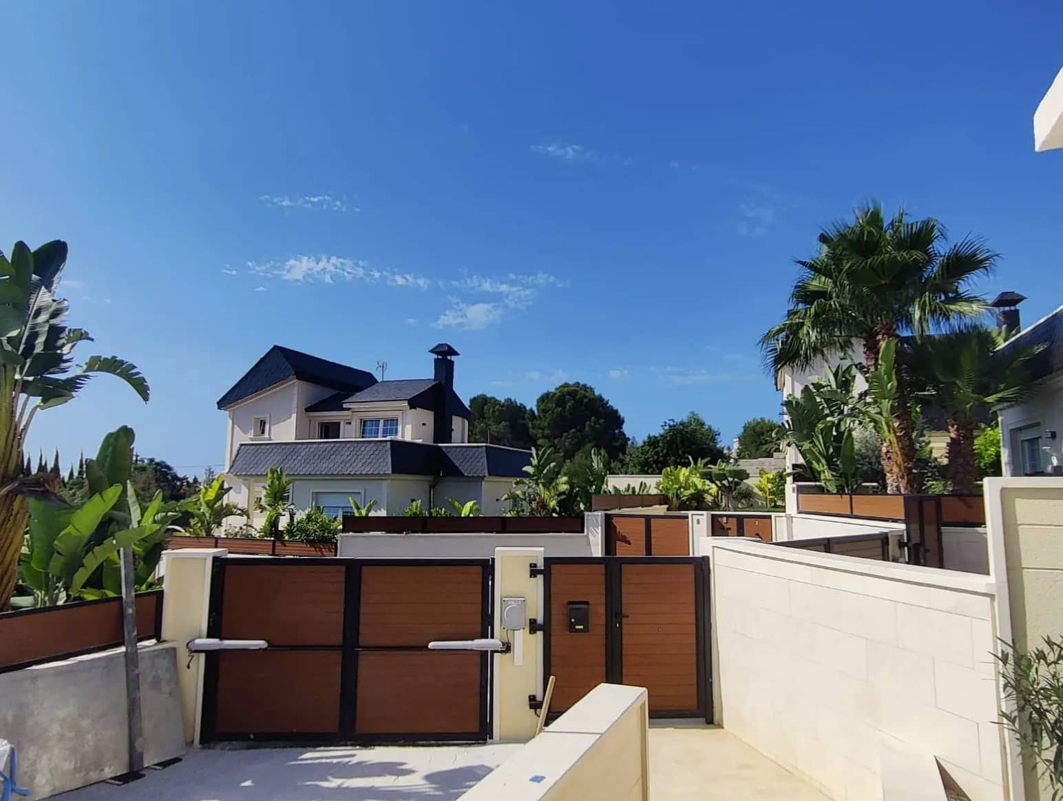 3 bedroom Villa for sale in Polop with pool garage - € 625,000 (Ref: 8511220)