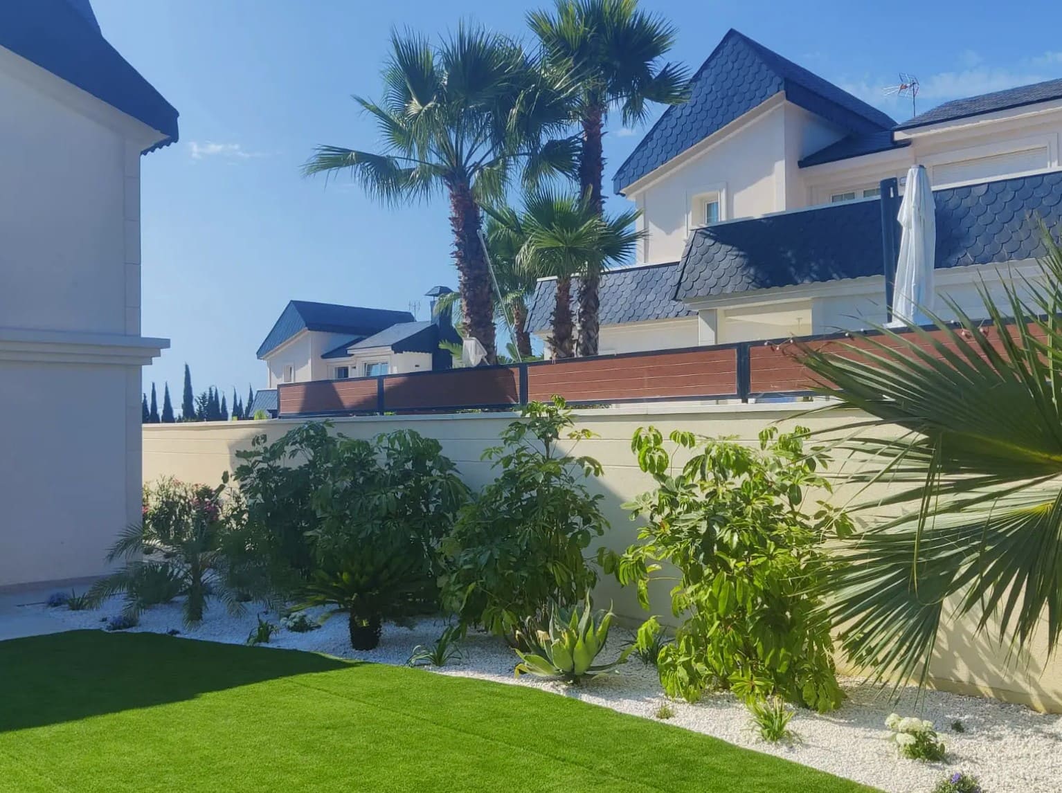 3 bedroom Villa for sale in Polop with pool garage - € 625,000 (Ref: 8511220)